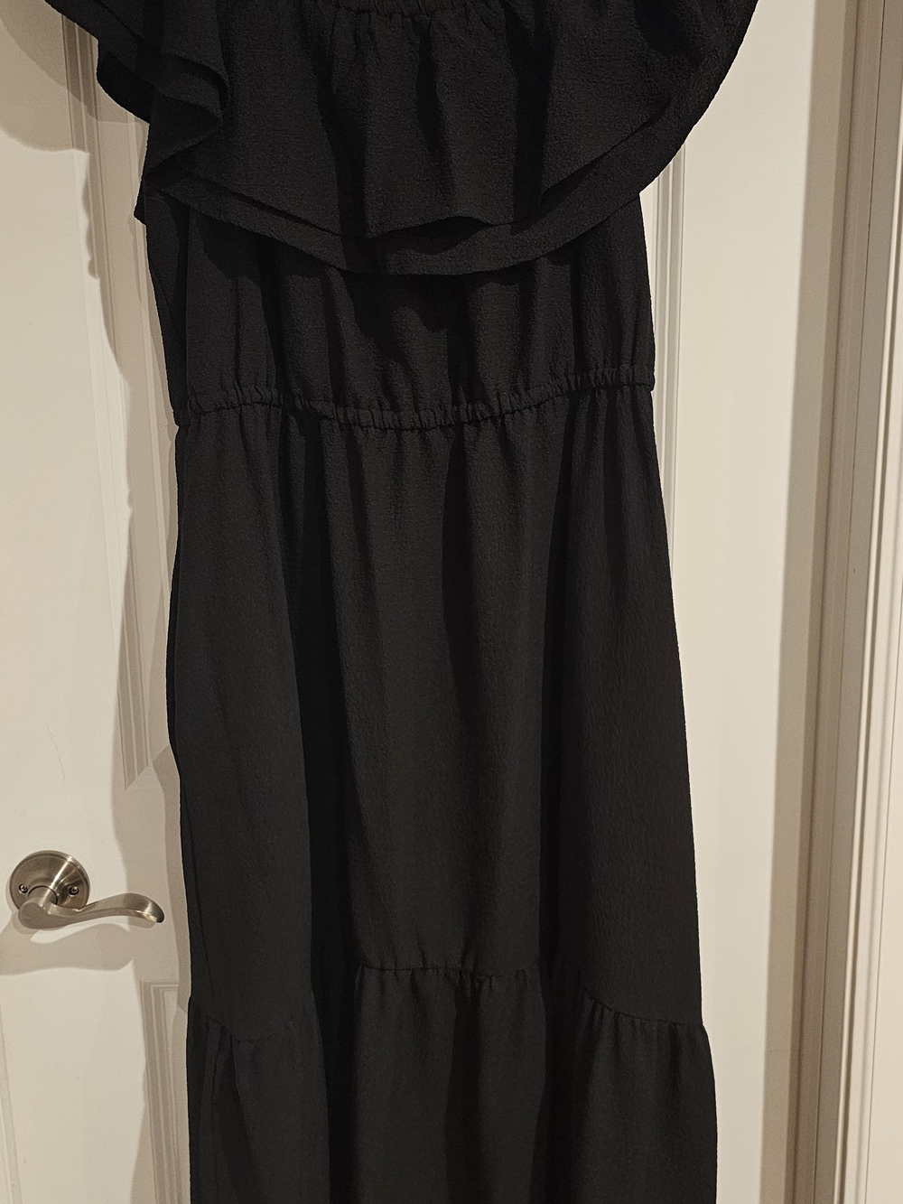 sofia by sofia vergara Black Ruffled Maxi Dress with Tiered Skirt